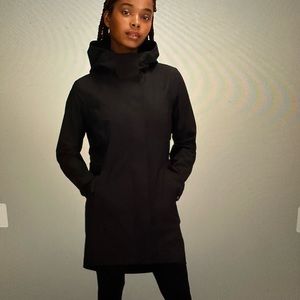 Lululemon black rain jacket, knee length. Women’s size 8